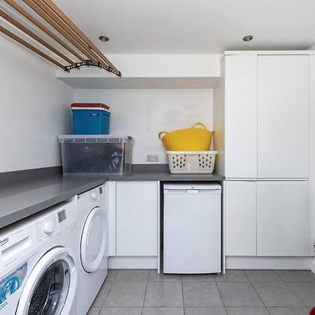 Family-Friendly Retreat Between Beach & Mountains Tremadog Екстериор снимка