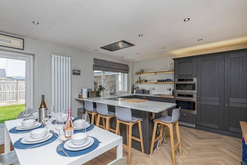 Family-Friendly Retreat Between Beach & Mountains Tremadog Екстериор снимка