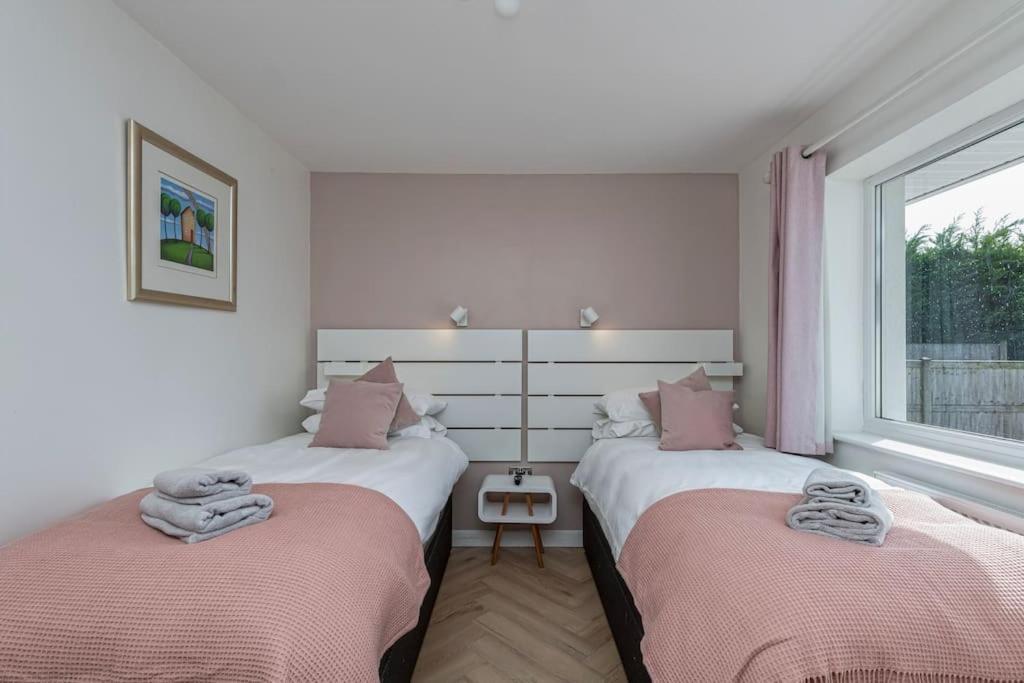 Family-Friendly Retreat Between Beach & Mountains Tremadog Екстериор снимка