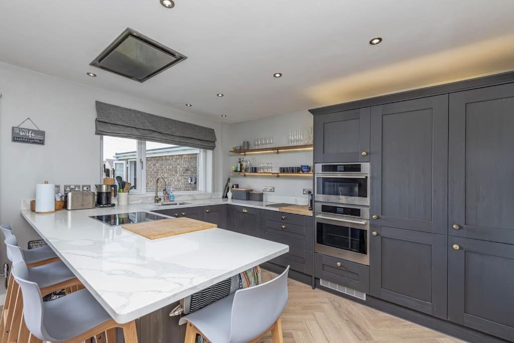 Family-Friendly Retreat Between Beach & Mountains Tremadog Екстериор снимка