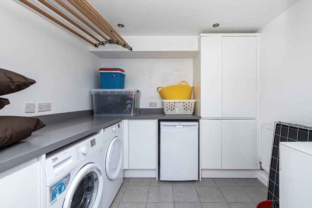 Family-Friendly Retreat Between Beach & Mountains Tremadog Екстериор снимка
