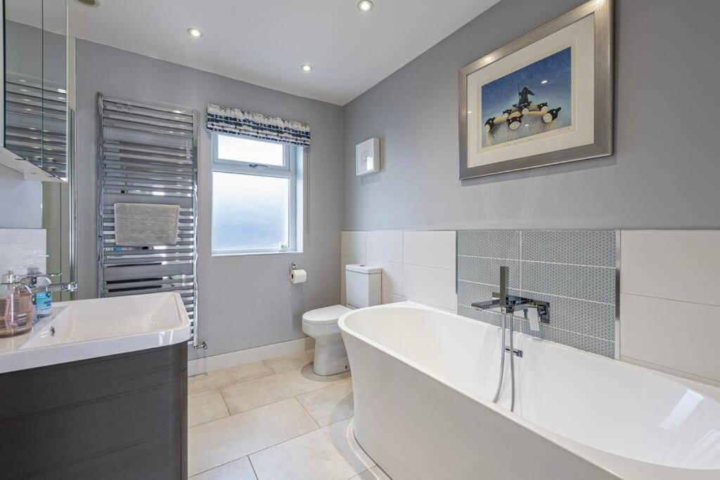 Family-Friendly Retreat Between Beach & Mountains Tremadog Екстериор снимка
